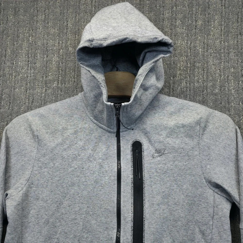 Nike sportswear tech